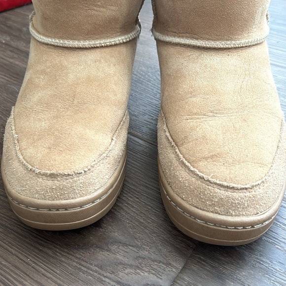 UGG Women’s Classic size 7 - Picture 5 of 6